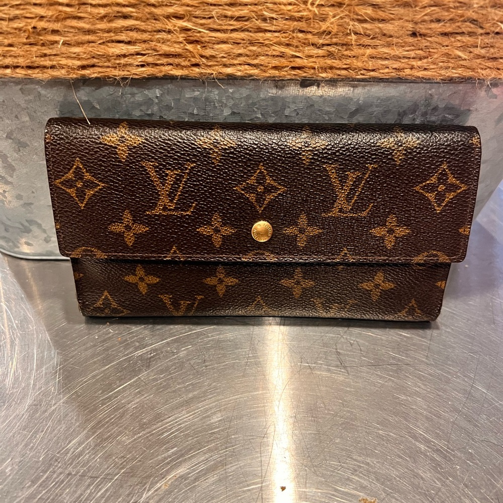 Louis Vuitton International Long Wallet Monogram